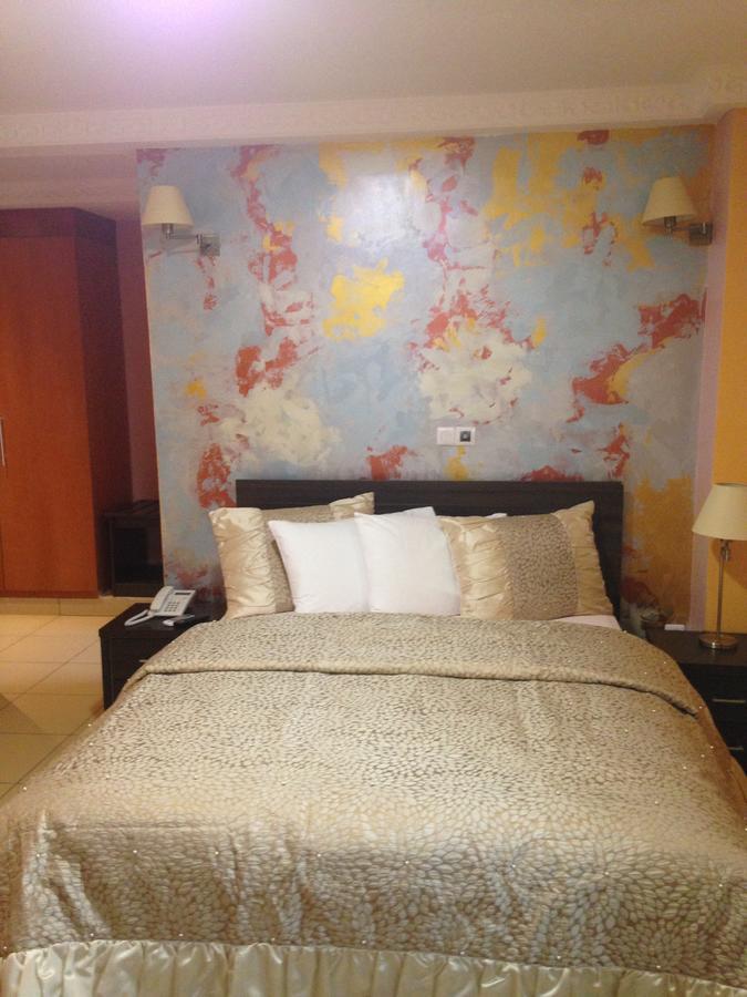 Noubou International Hotel Douala Exterior foto